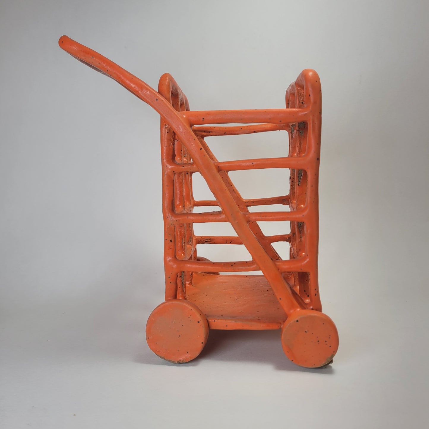 Mid-size ceramic shopping cart